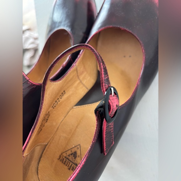 John Fluevog- Women's Burgundy Mary Jane Heels with Sculpted Black Heel - Picture 10 of 10